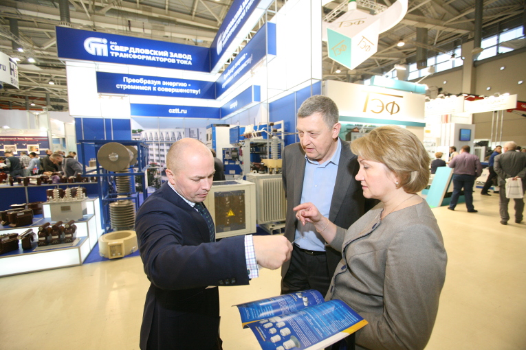 Izolyator staff members at Electric Networks of Russia 2017, L-R: Nikolay Borichev, Konstantin Sipilkin and Svetlana Kryuchkova