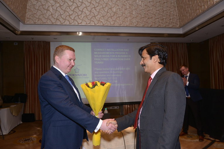 Awarding Thank-you bouquets to the Indian partners on behalf of Izolyator
