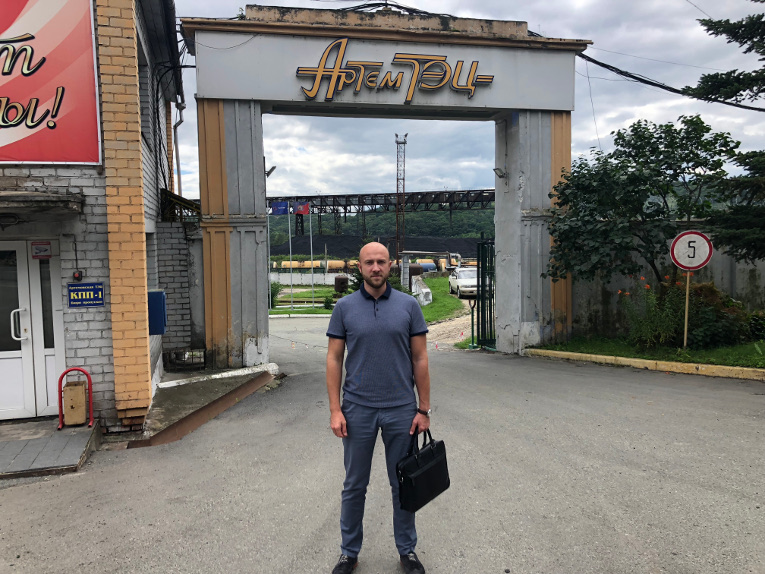 Alexander Savinov by the entrance checkpoint of Artem TPP in the city of Artem, Primorsky Kray