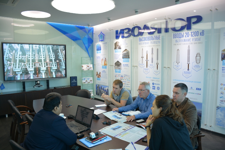 Modern Insulators Ltd. and Izolyator representatives are discussing cooperation