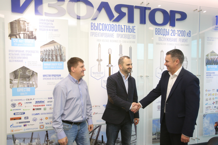 Welcoming the guest at Izolyator plant, L-R: Vladimir Romanov, Georgy Kaunov, General Director at Wieland-Werke Rus and Dmitry Abbakumov