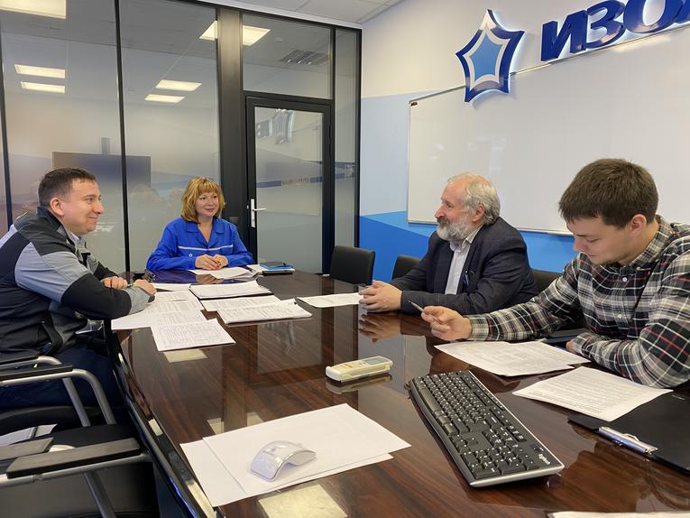 Marina Vladimirova is having a meeting to approve the list of workplaces at the Izolyator plant, where a special assessment of working conditions will be carried out