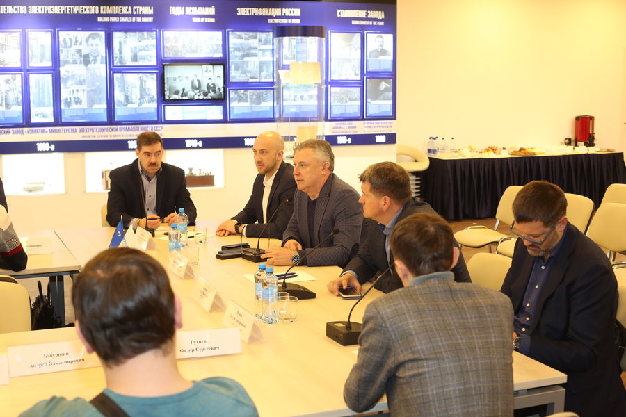The enterprises of the Izolyator Group received a visit of the Moscow High-Voltage Networks’ management