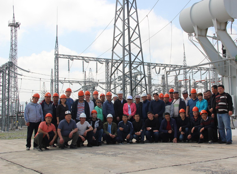 Workshop participants at the 220 kV Aygul-Tash SS
