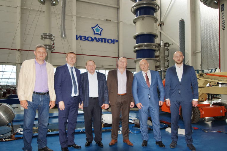 At the test center of Izolyator plant, L-R: Konstantin Sipilkin, Vasily Vychegzhanin, Alexander Yurtaev, Alexander Slavinsky, Vsevolod Ivanov and Alexander Savinov