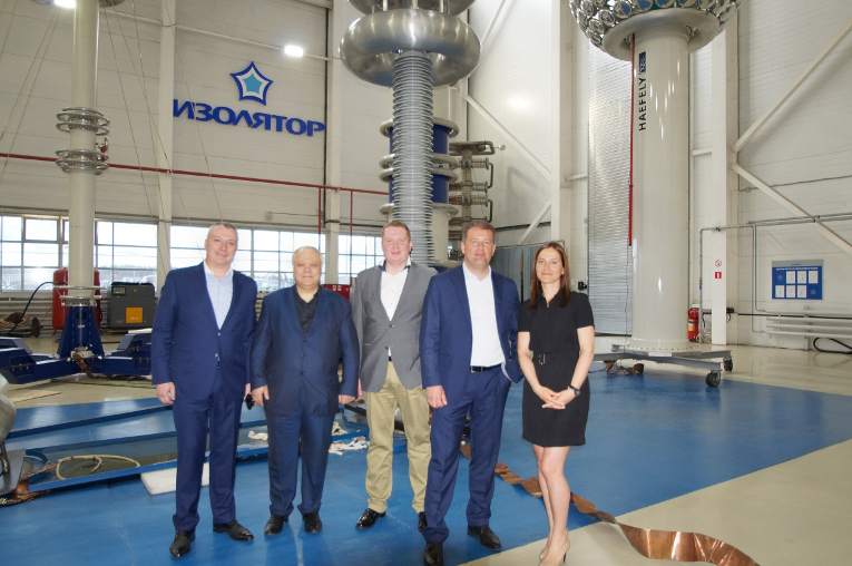 At the test center of Izolyator plant, L-R: Alexander Slavinsky, Igor Shaynoga, Ivan Panfilov, Timofey Ryabin