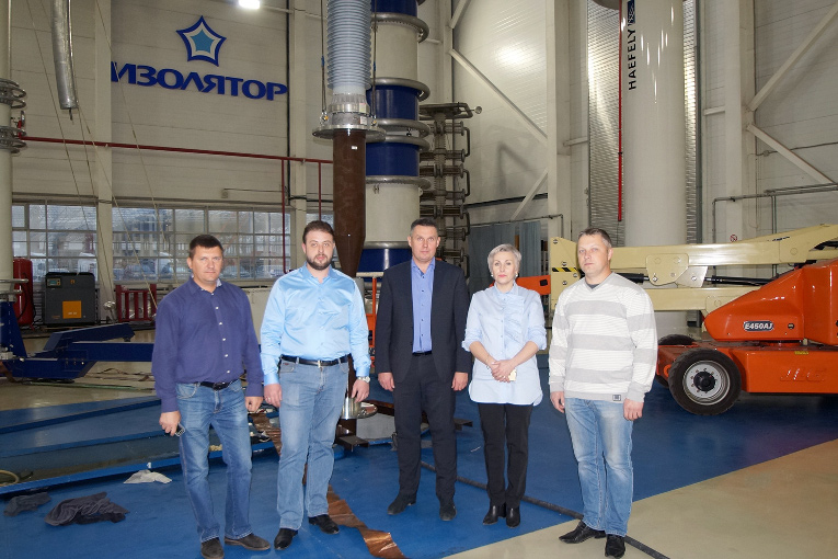 Visit of KalugaEnergoProm Ltd management to Izolyator plant, L-R: Vladimir Romanov, Sergey Ilyin, Dmitry Abbakumov, Irina Smirnova and Andrey Pavlov