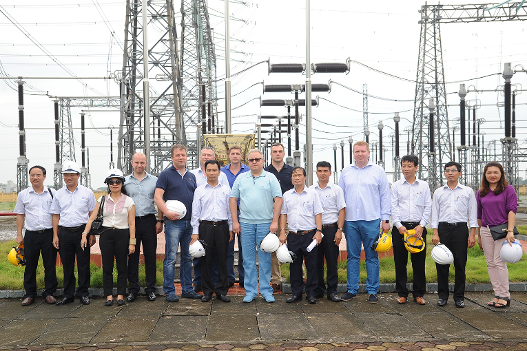 Visitors of 500 kV Thuong Tin substation
