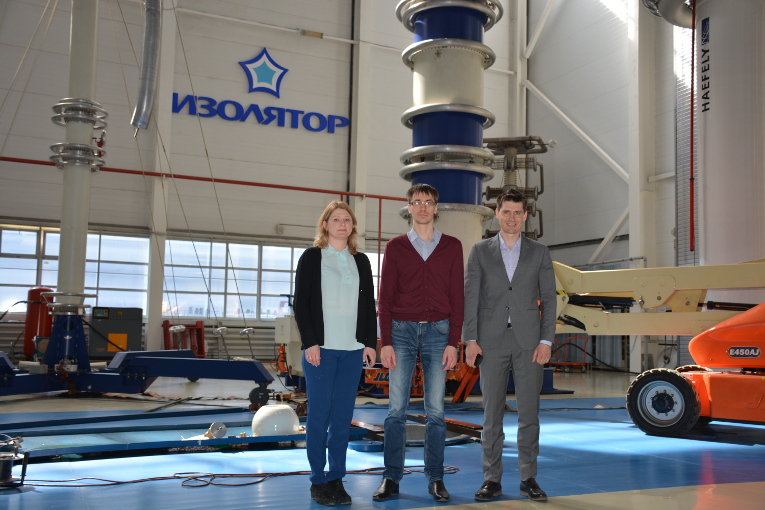 At the test center of Izolyator plant, L-R: Elena Tishunova, Head of Sales, SVEL Group Denis Guryev, Chief Designer 500 kV and Maxim Zagrebin