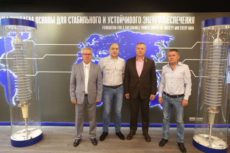 Participants of the talks between TGC-11 and Izolyator