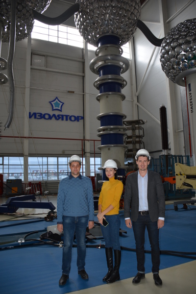 Togliatti Transformer representatives on a plant tour – at the test center of Izolyator plant