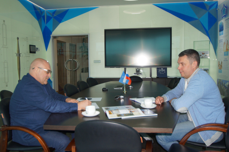 Sergey Kalashnikov, Head of Electrical Porcelain Department at Global Insulator Group, is in talks at Izolyator