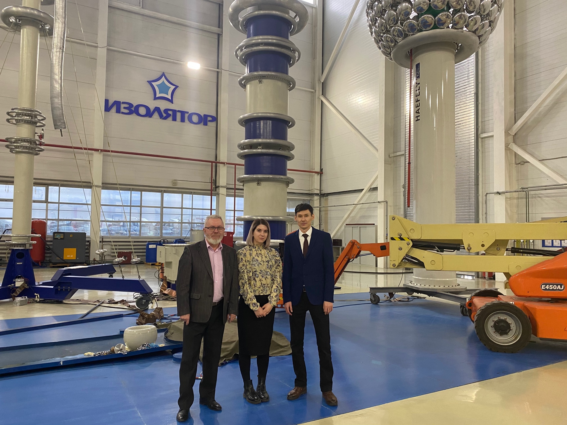 Director of Ishim Techelectro Eldar Sarman at the Test Center of Izolyator plant