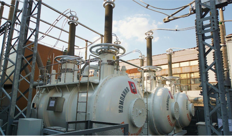SuperOx superconducting fault current limiter with Izolyator high voltage bushings at the Mnevniki electrical substation of the United Energy Company in Moscow (photo: United Energy Company)