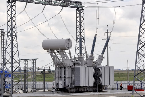 125 MVA autotransformer, equipped with 126 and 252 kV Izolyator bushings at the 220 kV Bryukhovetskaya substation in the Krasnodar region (photo: Rosseti FGC UES)