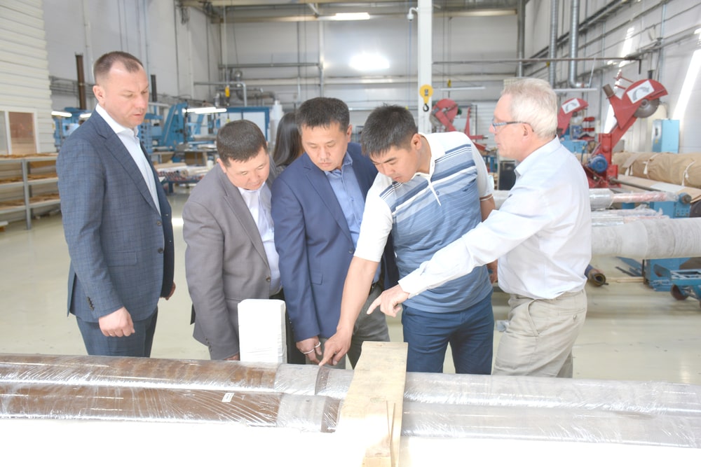Representatives of the National Power Grid of Kyrgyzstan are getting familiar with the production technology of Izolyator high-voltage bushings