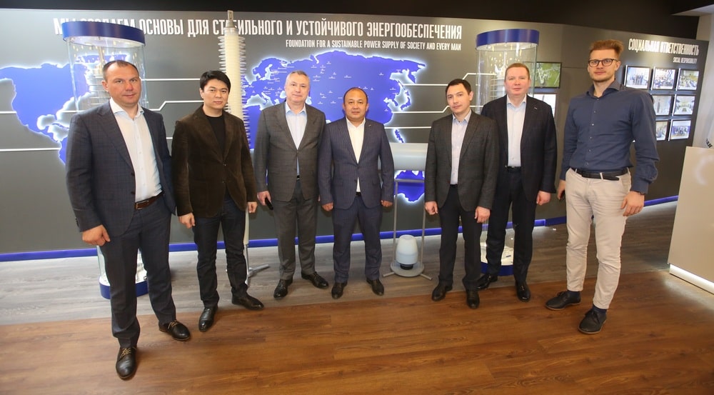 Representatives of the management of the Kazakhstan electrical companies Alageum Electric and Asia Trafo at Izolyator