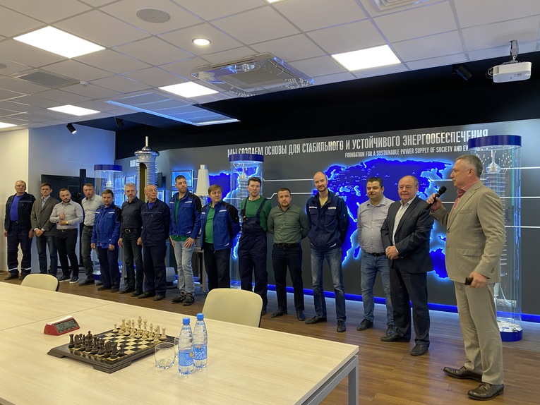 Alexander Slavinsky is opening the first corporate rapid chess tournament