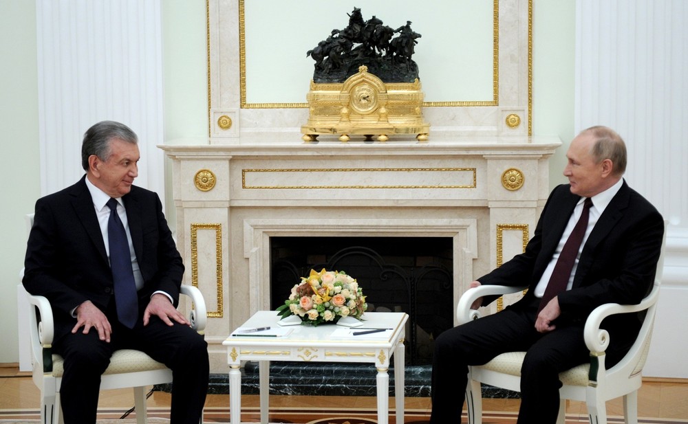 Президент Узбекистана Шавкат Мирзиёев и Президент России Владимир Путин на встрече в Кремле в ноябре 2021 года